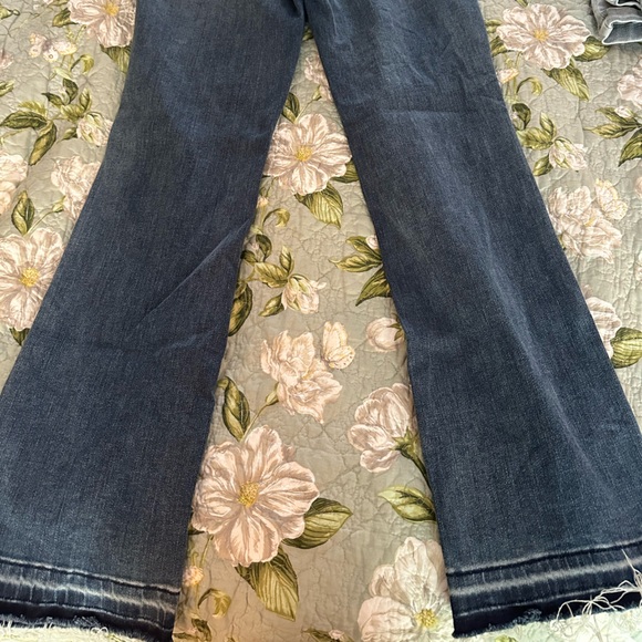 Judy Blue Slim Boot Cut - Picture 2 of 3